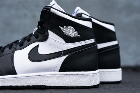 nike jordans schwarz weiß|jordan 1 schuhe kaufen.